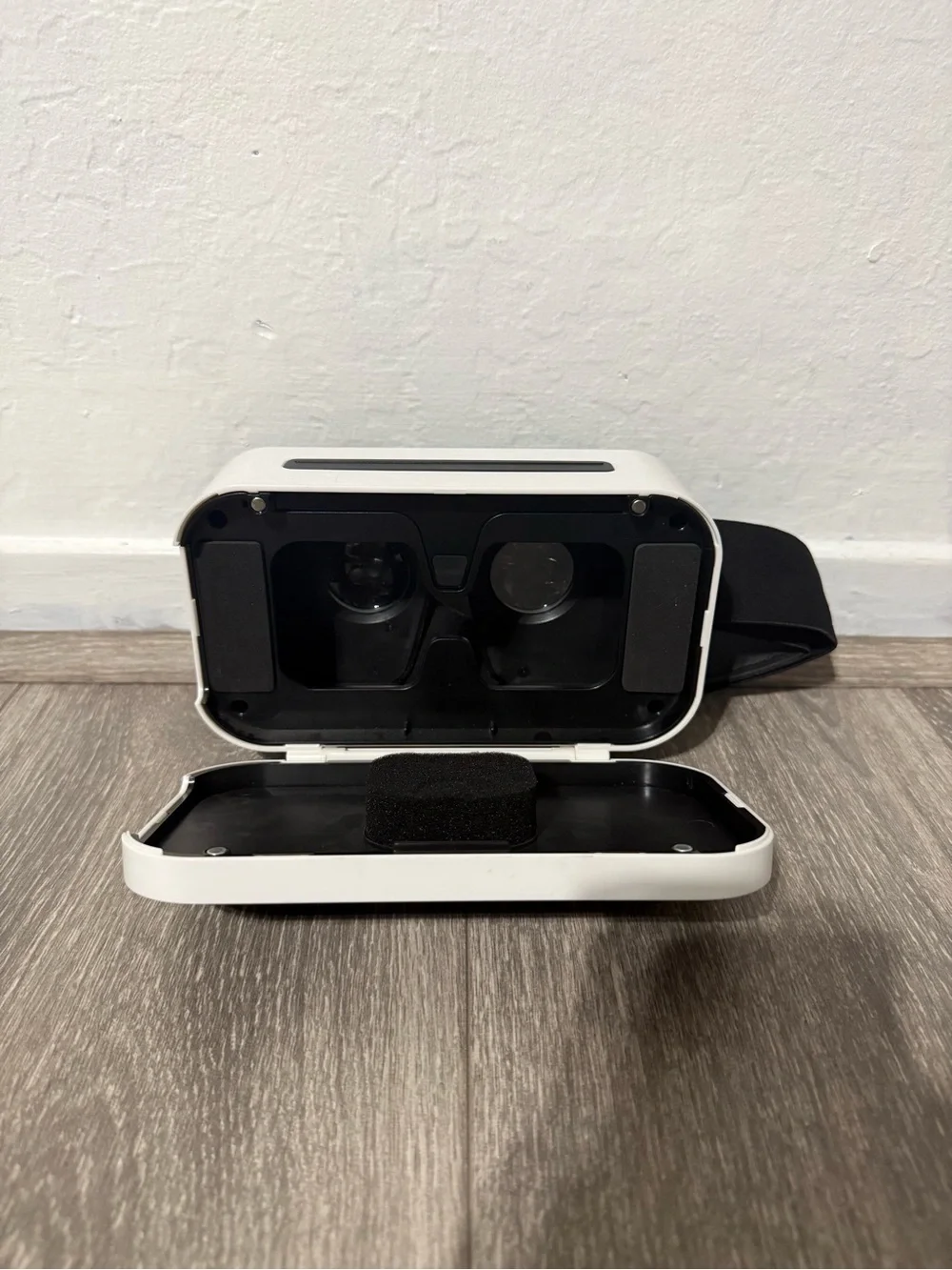 Sharper Image Black and White VR Headset Accessory